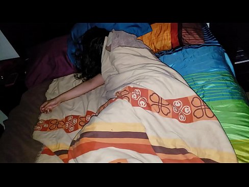 ❤️ Stiefson beréiert seng jonk Stéifmamm wärend hatt schléift. ️ Sluts op Porno lb.niceporn-tv.ru ❌